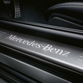 Mercedes-Benz Wechselcover für beleuchtete Einstiegsleisten, vorne, 2er Set, silber, AMG GT/CLS buy in USA