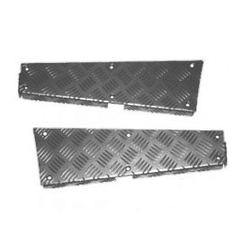 Land Rover Defender 110 (pre-2007) - Mammouth Rear Corners Chequer Plate Kit (silver)