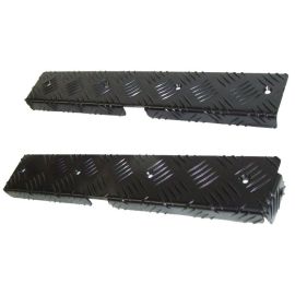 Land Rover Defender 110 (post-2007) - Mammouth Rear Corners Chequer Plate Kit (black)
