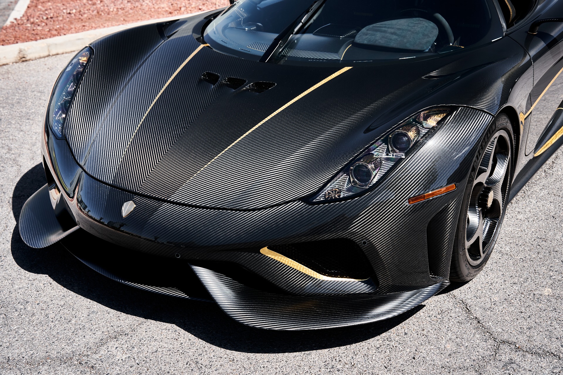 Carbon Fiber Car Parts: Style, Lightness, and Performance Enhancement